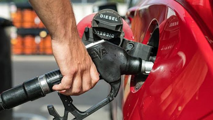 Precio del diésel se estabiliza: 80% de estaciones venden el litro a menos de 27 pesos