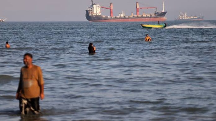 Reportan ataque en Estrecho de Ormuz contra buque de gas natural licuado