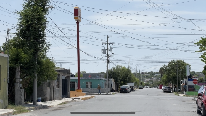 Vecinos afectados por el apagón en Monclova sector Oriente