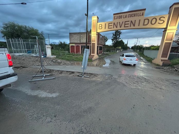 El Gobierno de Múzquiz informó sobre un asentamiento en una obra de SIMARC en la entrada al ejido La Cuchilla y realizó el cierre parcial del acceso como medida preventiva.