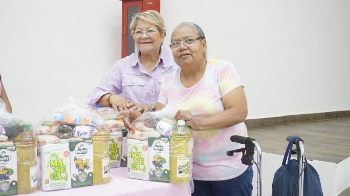 Entrega DIF apoyo alimentario doble a 400 beneficiarios del programa ‘’Con Amor a tu Mesa’’