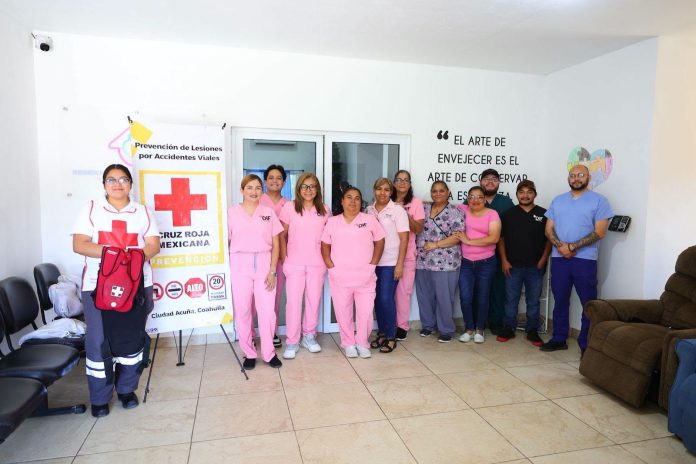 Fortalece DIF preparación de personal con capacitación en primeros auxilios