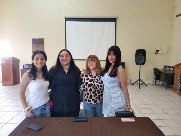 Cierran curso de verano con talento teatral