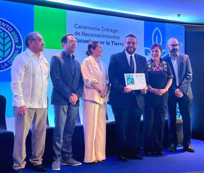 TECNM Campus Múzquiz obtuvo Mención Honorífica Nacional y Primer Lugar Estatal en Educación Superior dentro de “Escuelas por la Tierra”.