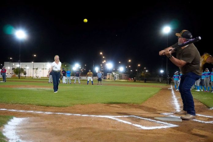 Diablas y Vibes disputan la final femenil, mientras Carboneros y Los de la H buscan el campeonato varonil de la Liga de Softbol Gachupines en Palaú.