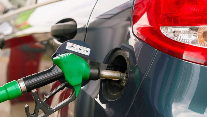 Aumentan quejas en Saltillo por presunta gasolina adulterada; advierten daños a vehículos