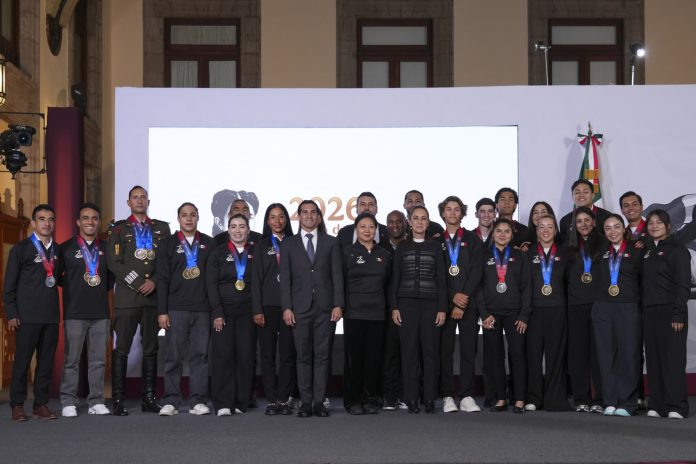 Claudia Sheinbaum anuncia aumento de becas a deportistas por históricos resultados en los Juegos Centroamericanos y del Caribe Santo Domingo 2026