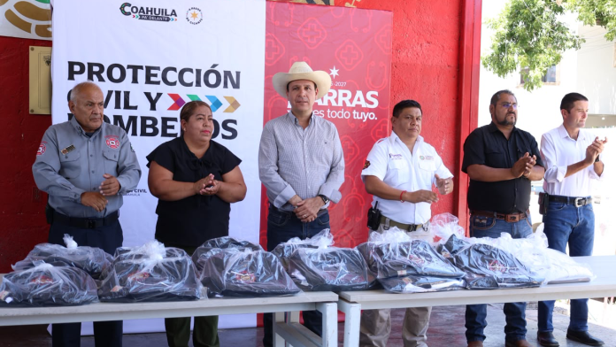 Conductor pierde el control y choca contra árbol en Saltillo