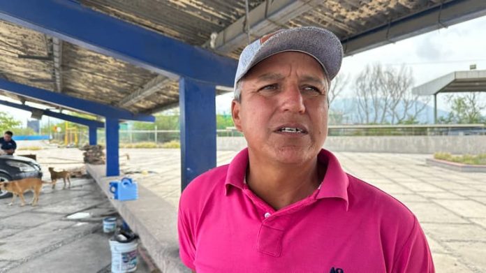 Juan Ervey Valenzuela de la Torre, vocero de los obreros en la Puerta 3