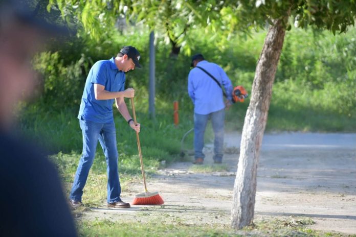 Refuerza Municipio limpieza y rescate de plazas publicas
