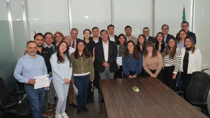 SENER fortalece su equipo: reconocen capacitación en planeación energética