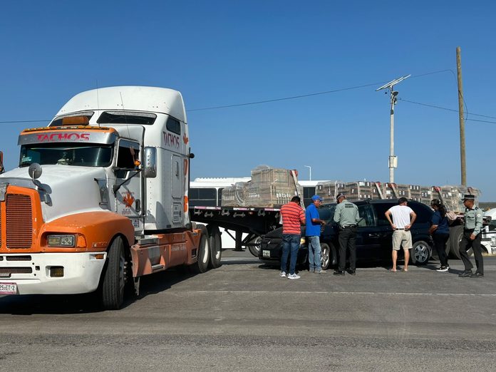 Aparatoso accidente en la 57 deja cuantiosos daños materiales