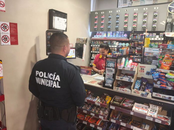 Seguridad Pública de Múzquiz realiza recorridos y crea grupos de WhatsApp con comerciantes y vecinos para atender reportes ciudadanos.