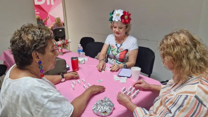 Celebran Adultos Mayores del DIF las Fiestas Patrias con convivencia