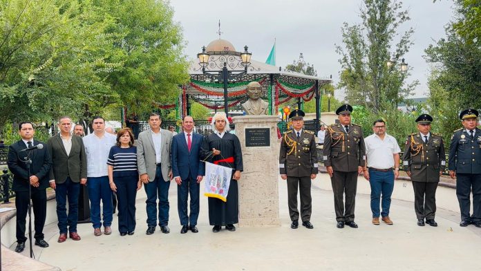 Realizan ceremonia cívica por el 216 aniversario del inicio de la independencia