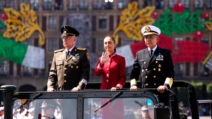 Claudia Sheinbaum en el desfile de la Independencia de México