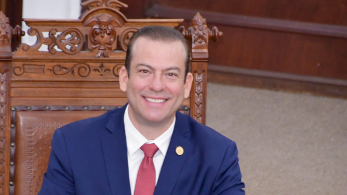 Diputado Felipe González impulsa iniciativa para regular el uso de inteligencia artificial en la educación