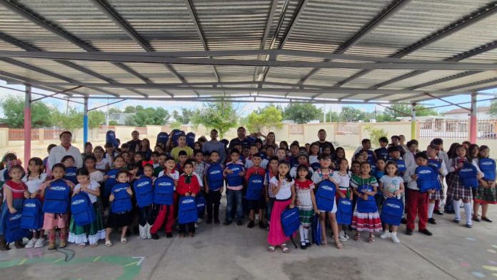 Entrega DIF mil mochilas y útiles escolares para apoyar a estudiantes