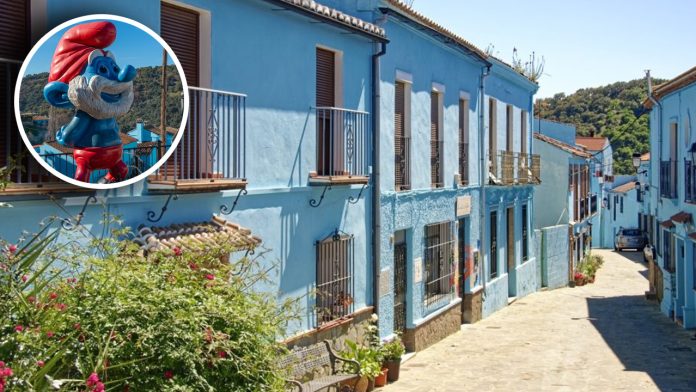 El pueblo azul de Júzcar: Del éxito mundial al olvido y deterioro de sus fachadas
