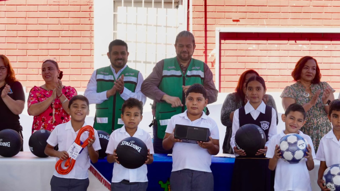 En Ramos Arizpe el apoyo a la educación se mantiene todo el año