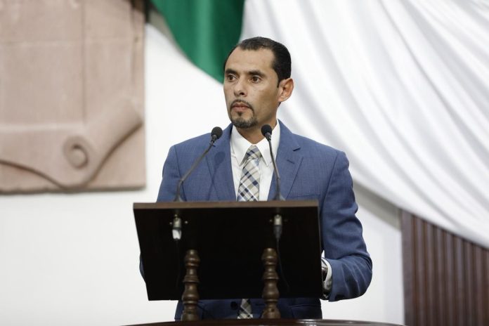 Mejor calidad de viviendas para trabajadores, plantea Sergio Zenón
