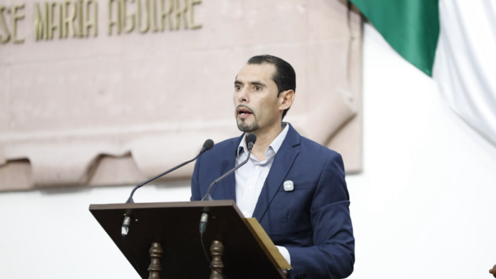 Impulsa Sergio Zenón las áreas verdes y espacios públicos funcionales
