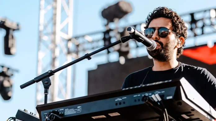Jonathan Meléndez, tecladista de Camilo Séptimo