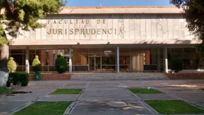 Jurisprudencia de la UAdeC va por nuevo director; podría hacer historia con una mujer al frente