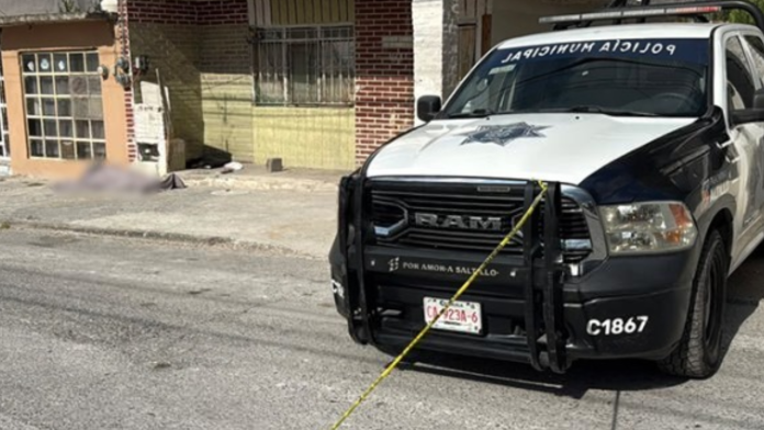 Muere hombre de 42 años al exterior de una vivienda en la colonia San Ángel