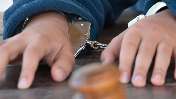 Niña de 11 años es detenida