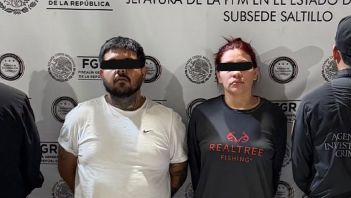 ¡Iban rumbo a Zacatecas! Detienen a pareja con ‘Cuerno de Chivo’ y cientos de cartuchos en Saltillo