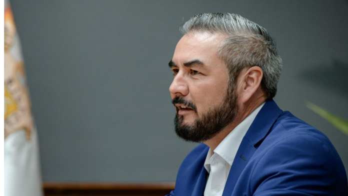 Salida de jefe de CFE ocurre en medio de crisis por apagones y falta de agua en Saltillo