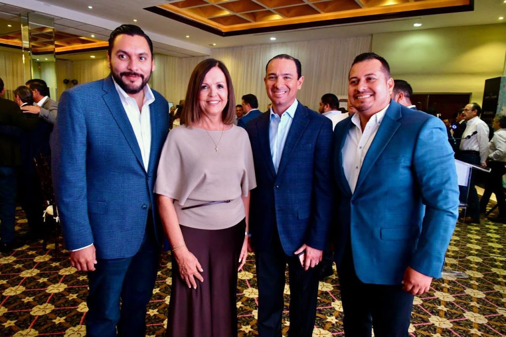 Sari Pérez se suma con firma al impulso del corredor Acuña-Torreón