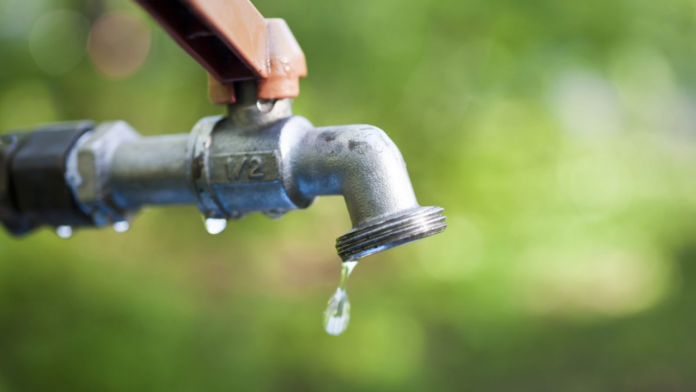 Siguen los problemas de agua en Saltillo; Agsal mantiene suministro con pipas