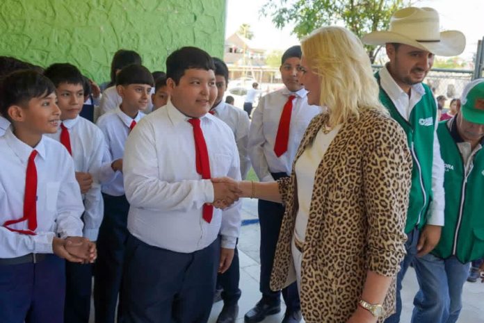 La Primaria Apolonio M. Avilés inició el ciclo escolar 2026-2027 con útiles escolares y mejoras en sus instalaciones.