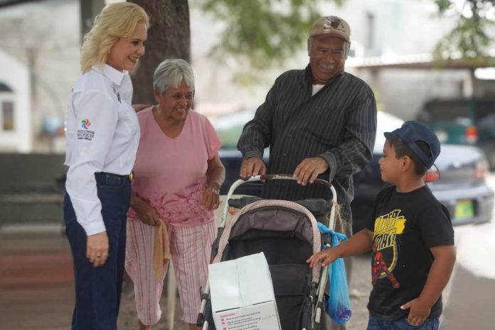 El Gobierno de Múzquiz y DIF Coahuila entregaron apoyos alimentarios a adultos mayores en situación de vulnerabilidad.