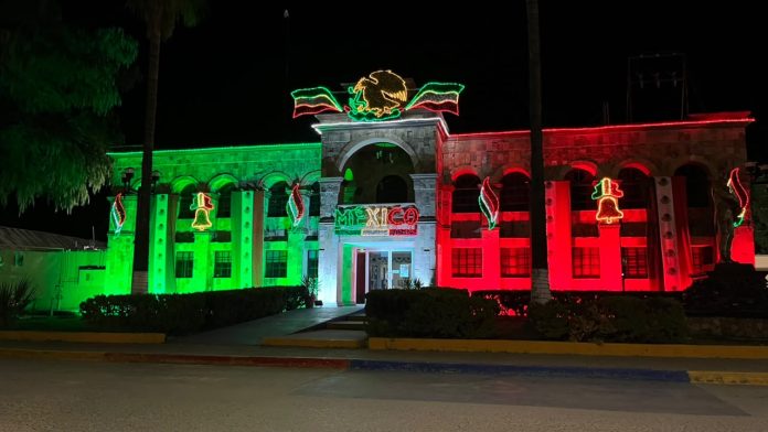 Múzquiz se viste de tricolor para celebrar el Grito de Independencia y los desfiles cívico-militares del 15 y 16 de septiembre.