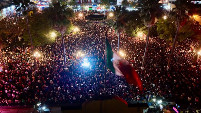 Viva México! Más de 30 mil celebran el Grito en Ramos Arizpe