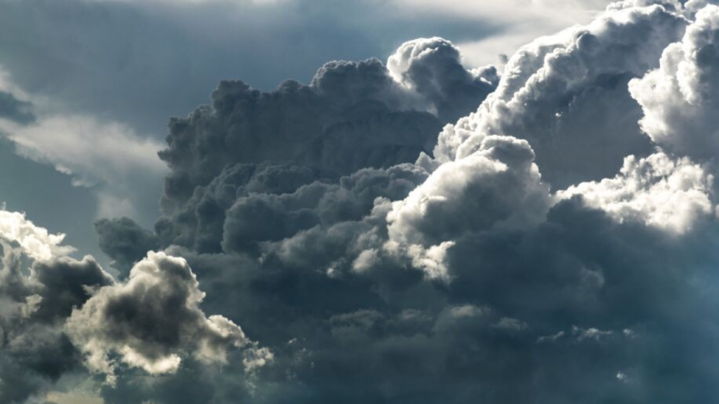 ¡A provocar lluvia! Coahuila activa bombardeo de nubes para combatir la sequía