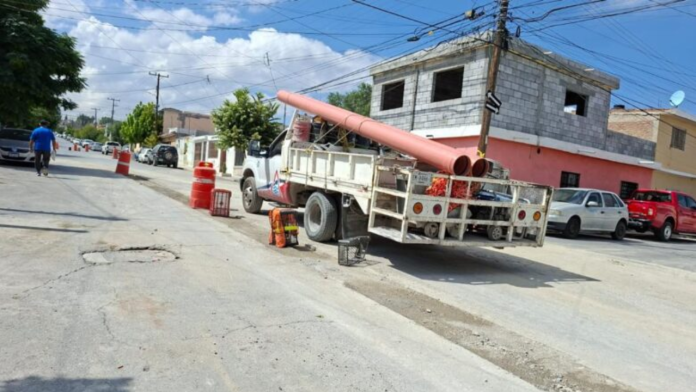 ¡Toma precauciones! Cierran tramo de la calle Nigromante por obras de drenaje en Saltillo