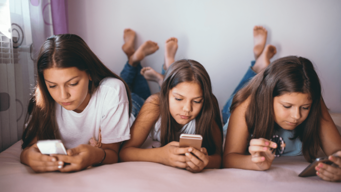 ¿Ya no entiendes a los jóvenes? Redes sociales transforman su manera de hablar