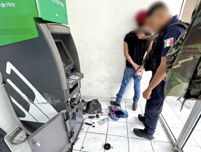 Daños a cajero de Afirme en Monclova zona centro