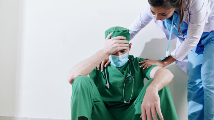Alertan en Saltillo por afectaciones a la salud mental de médicos y enfermeros