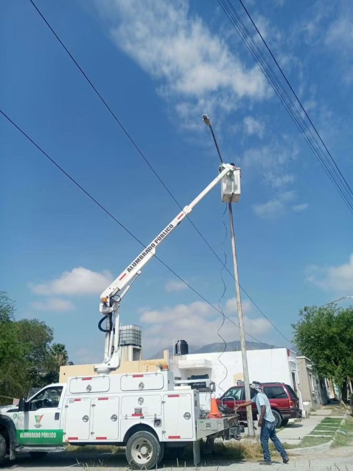 Gobierno Municipal de Castaños refuerza servicios públicos en colonias