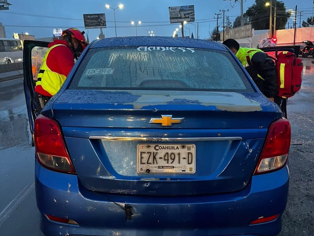 Chevrolet Beat, con placas de circulación EZK491D.