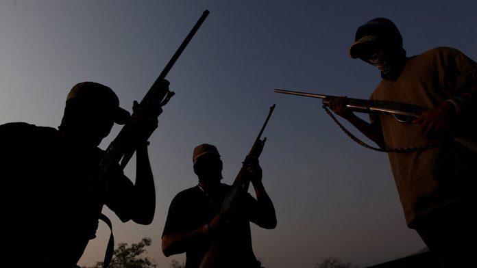 Menores de secundaria crean red de tráfico de armas para cárteles mexicanos