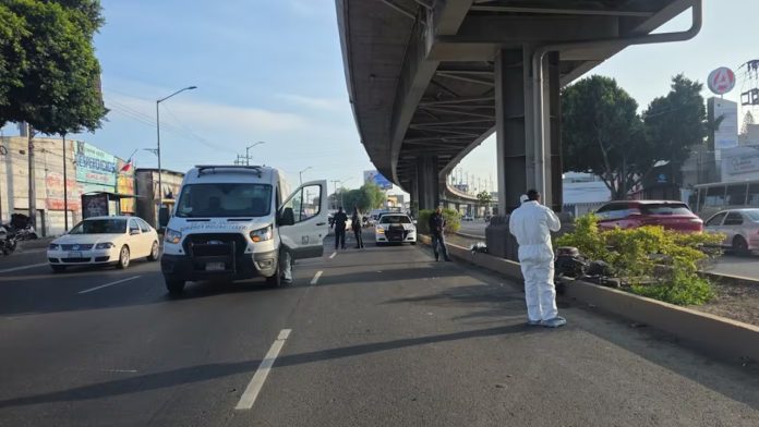 Motociclista muere tras derrapar