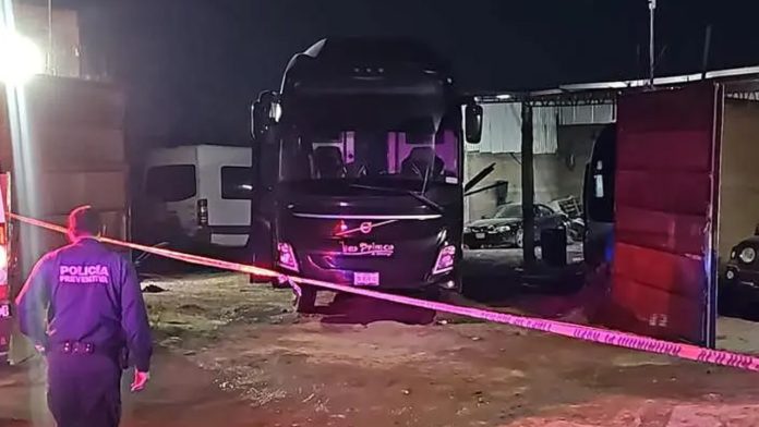 Tragedia en taller: Joven muere prensado debajo de un camión
