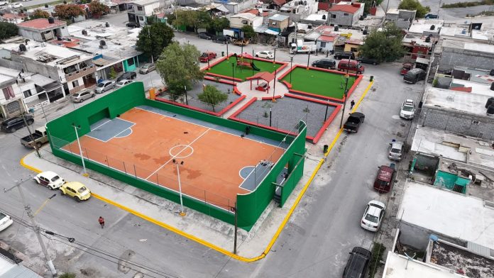 Entrega Tomás Gutiérrez renovada Plaza Texcoco en Analco
