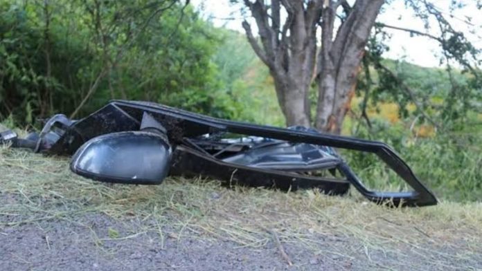 Joven de 25 años muere prensado tras volcar su camioneta en el Nuevo Periférico de Tonalá